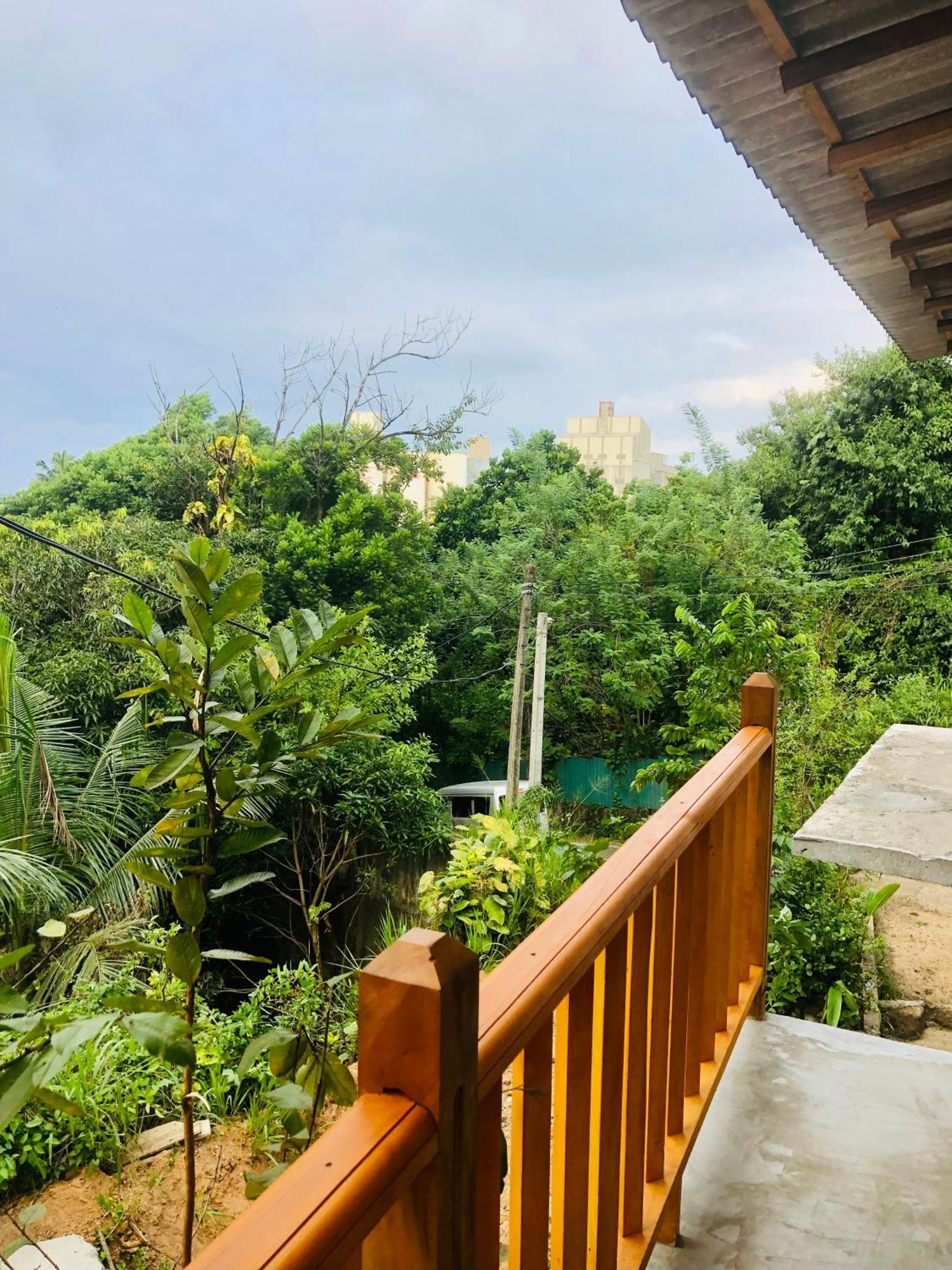 Jungle Beach Inn Unawatuna Buitenkant foto