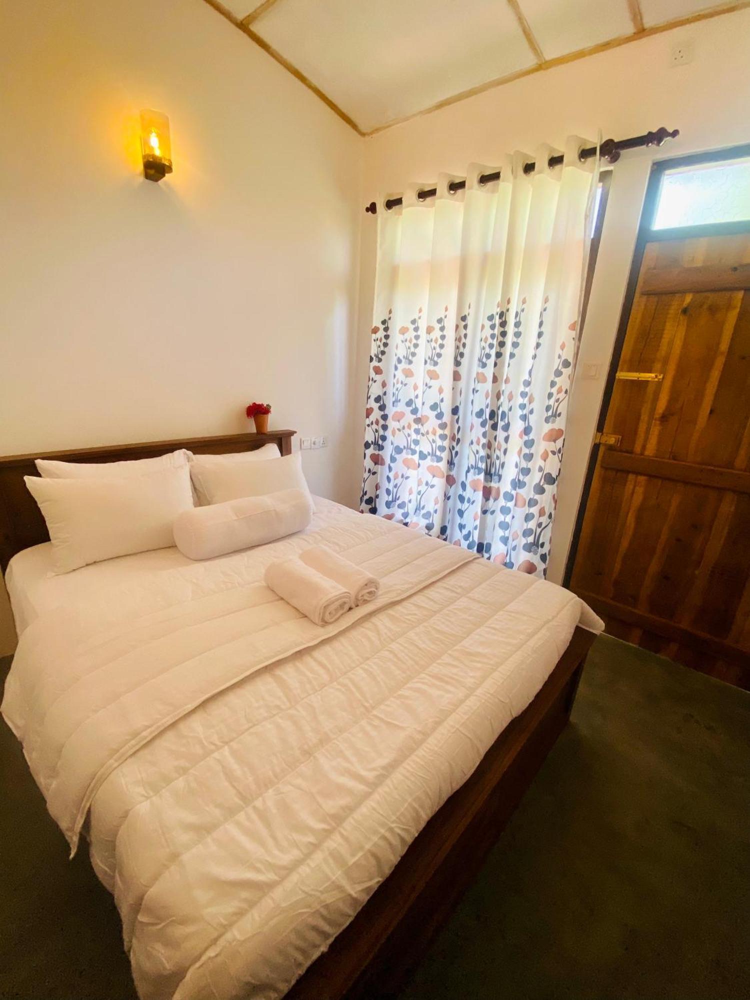 Jungle Beach Inn Unawatuna Buitenkant foto