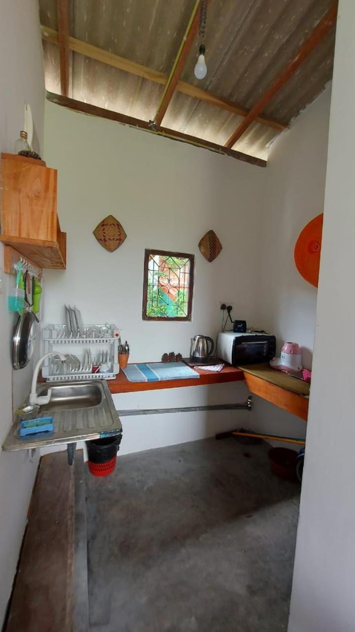 Jungle Beach Inn Unawatuna Buitenkant foto